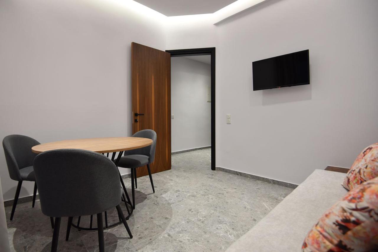 Rose N Stone, Prince, Luxury Apartment *